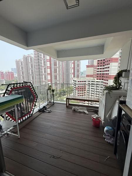 The Metropolitan Condominium, 6 Alexandra View, Alexandra / Commonwealth, 2 Bedrooms, 840 sqft, Condominium For Rent, by Laura Zheng, 500250737 - Balcony - PropertyGuru.com.sg
