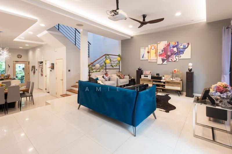 Rare Move-In Ready Terrace in Pemimpin. 1KM to Catholic High!, Ang Mo Kio / Bishan / Thomson, 4 Bedrooms, 2,500 sqft, Terraced House For Sale, by Jamie He, 500250739 - Living Room - PropertyGuru.com.sg