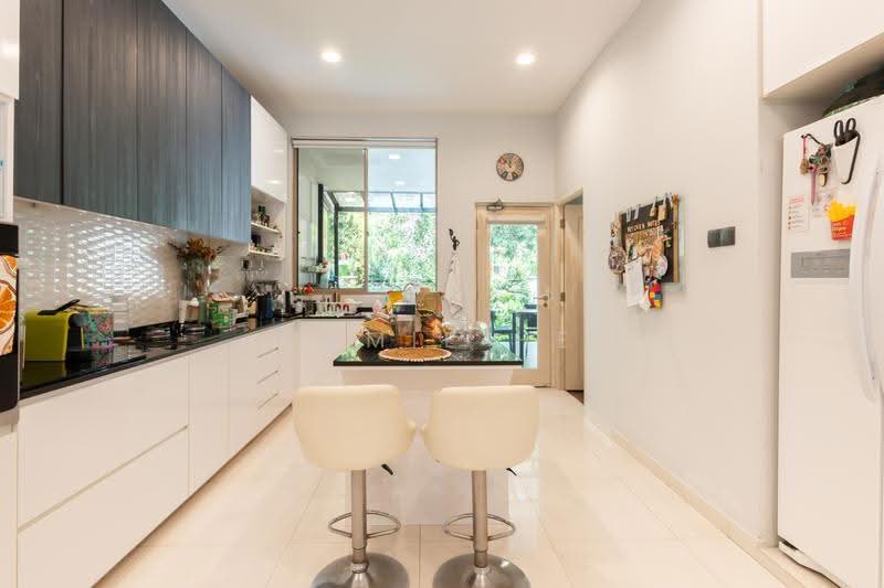 Rare Move-In Ready Terrace in Pemimpin. 1KM to Catholic High!, Ang Mo Kio / Bishan / Thomson, 4 Bedrooms, 2,500 sqft, Terraced House For Sale, by Jamie He, 500250739 - Kitchen - PropertyGuru.com.sg