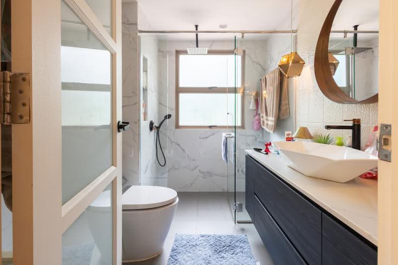 Rare Move-In Ready Terrace in Pemimpin. 1KM to Catholic High!, Ang Mo Kio / Bishan / Thomson, 4 Bedrooms, 2,500 sqft, Terraced House For Sale, by Jamie He, 500250739 - Bathroom - PropertyGuru.com.sg