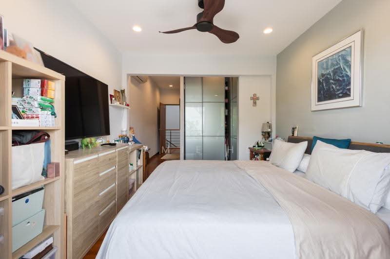 Rare Move-In Ready Terrace in Pemimpin. 1KM to Catholic High!, Ang Mo Kio / Bishan / Thomson, 4 Bedrooms, 2,500 sqft, Terraced House For Sale, by Jamie He, 500250739 - Bedroom - PropertyGuru.com.sg