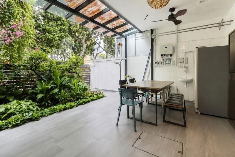 Rare Move-In Ready Terrace in Pemimpin. 1KM to Catholic High!, Ang Mo Kio / Bishan / Thomson, 4 Bedrooms, 2,500 sqft, Terraced House For Sale, by Jamie He, 500250739 - Backyard - PropertyGuru.com.sg