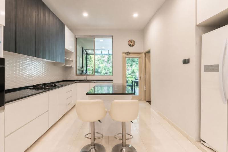 Rare Move-In Ready Terrace in Pemimpin. 1KM to Catholic High!, Ang Mo Kio / Bishan / Thomson, 4 Bedrooms, 2,500 sqft, Terraced House For Sale, by Jamie He, 500250739 - Kitchen - PropertyGuru.com.sg