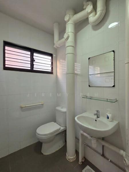 131 Yishun Street 11, 131 Yishun Street 11, Sembawang / Yishun, 3 Bedrooms, 1,130 sqft, HDB Flat For Sale, by Jeremy Peh, 500250741 - Bathroom - PropertyGuru.com.sg