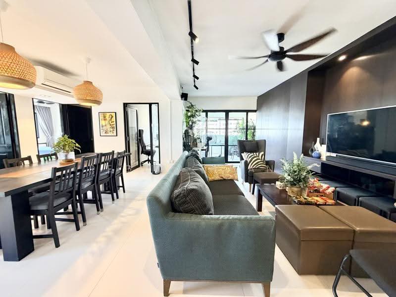 8 Joo Seng Road, 8 Joo Seng Road, Macpherson / Potong Pasir, 4 Bedrooms, 1,572 sqft, HDB Flat For Sale, by Regina Huang, 500250748 - Living Room - PropertyGuru.com.sg