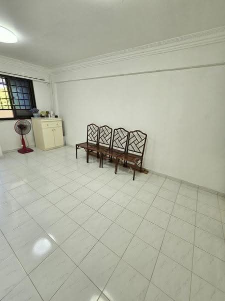 352 Clementi Avenue 2, 352 Clementi Avenue 2, Buona Vista / West Coast / Clementi New Town, Room Rental, 120 sqft, HDB Flat For Rent, by Zheng Ronghua 郑荣华, 500250750 - Living Room - PropertyGuru.com.sg