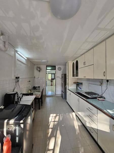 352 Clementi Avenue 2, 352 Clementi Avenue 2, Buona Vista / West Coast / Clementi New Town, Room Rental, 120 sqft, HDB Flat For Rent, by Zheng Ronghua 郑荣华, 500250750 - Kitchen - PropertyGuru.com.sg