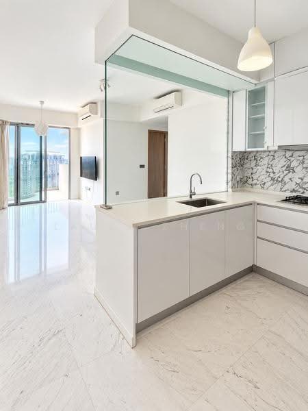 Queens Peak, 1 Dundee Road, Alexandra / Commonwealth, 3 Bedrooms, 850 sqft, Condominium For Rent, by Laura Zheng, 500250753 - Kitchen - PropertyGuru.com.sg