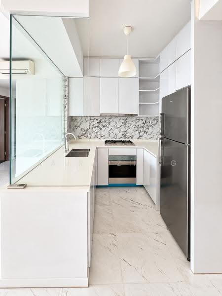 Queens Peak, 1 Dundee Road, Alexandra / Commonwealth, 3 Bedrooms, 850 sqft, Condominium For Rent, by Laura Zheng, 500250753 - Kitchen - PropertyGuru.com.sg