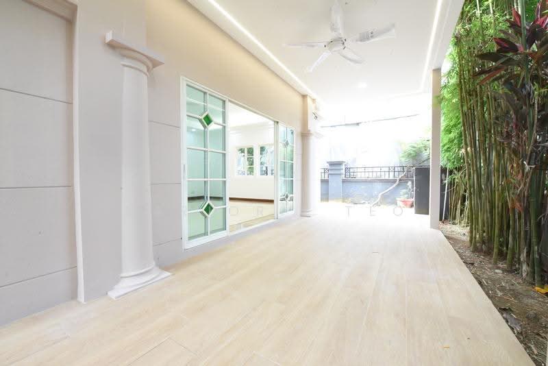 D11' Gentle Villas 2-storey Detached House 5-bedrooms with Pool, Newton / Novena, 5 Bedrooms, 7,382 sqft, Detached House For Rent, by Marjorie Teo, 500250784 - Exterior - PropertyGuru.com.sg