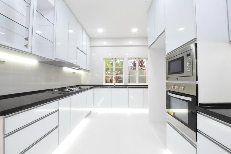 D11' Gentle Villas 2-storey Detached House 5-bedrooms with Pool, Newton / Novena, 5 Bedrooms, 7,382 sqft, Detached House For Rent, by Marjorie Teo, 500250784 - Kitchen - PropertyGuru.com.sg