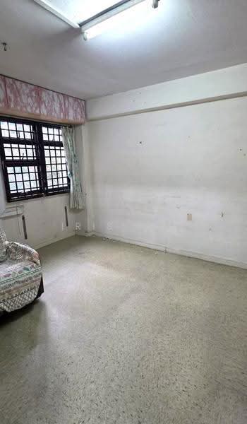 32 Chai Chee Avenue, 32 Chai Chee Avenue, Bedok / Upper East Coast, 2 Bedrooms, 699 sqft, HDB Flat For Sale, by Iris Lim, 500250785 - Living Room - PropertyGuru.com.sg