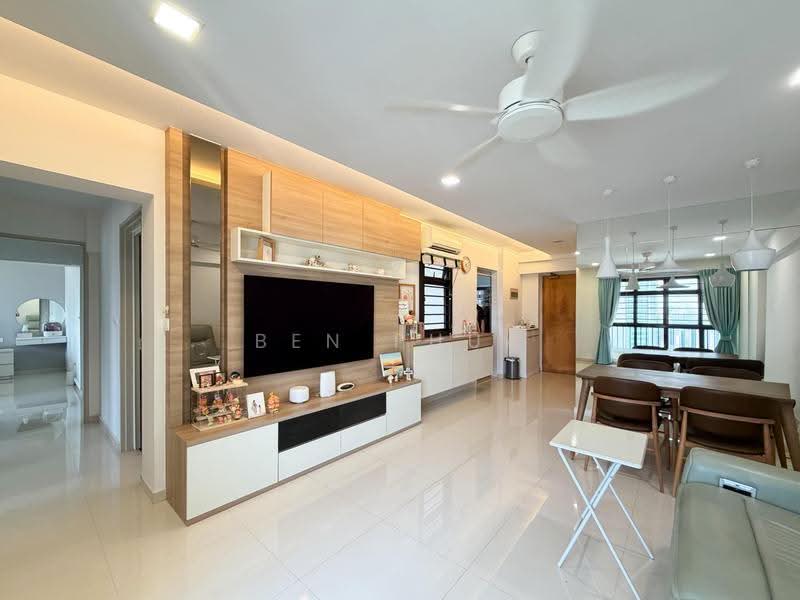 79E Toa Payoh Central, 79E Toa Payoh Central, Balestier / Toa Payoh, 3 Bedrooms, 979 sqft, HDB Flat For Sale, by Ben Phua, 500250786 - Living Room - PropertyGuru.com.sg