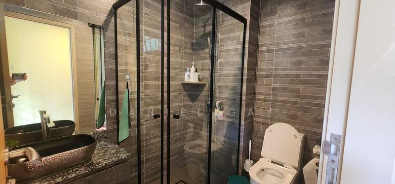 Seletar Garden, Cactus Road, Seletar / Yio Chu Kang, 4 Bedrooms, 3,100 sqft, Corner Terrace For Sale, by Daniel Gay, 500250801 - Renovated ground floor Bathroom - PropertyGuru.com.sg