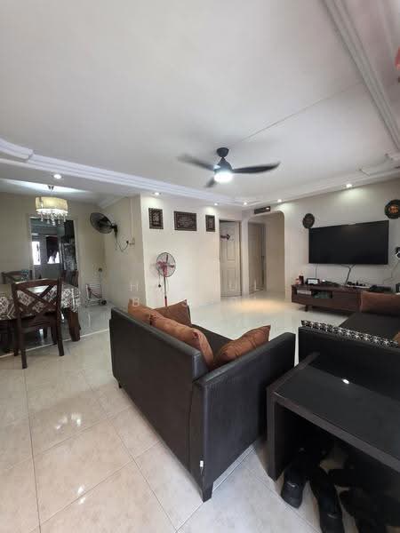 315 Woodlands Street 31, 315 Woodlands Street 31, Admiralty / Woodlands, 3 Bedrooms, 925 sqft, HDB Flat For Sale, by Hasnul Bashri, 500250808 - Living Room - PropertyGuru.com.sg