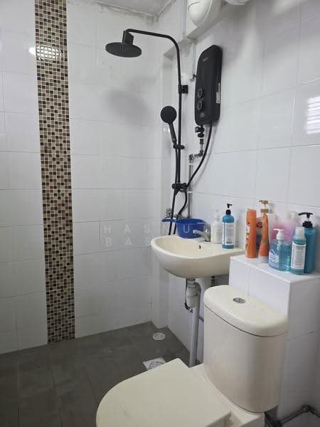 315 Woodlands Street 31, 315 Woodlands Street 31, Admiralty / Woodlands, 3 Bedrooms, 925 sqft, HDB Flat For Sale, by Hasnul Bashri, 500250808 - Bathroom - PropertyGuru.com.sg