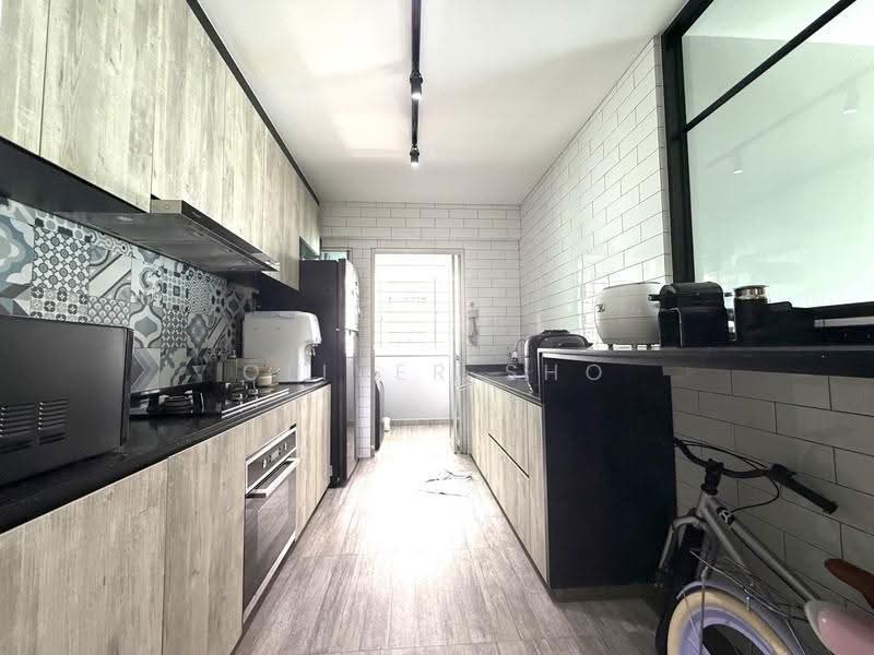 445A Fernvale Road, 445A Fernvale Road, Seletar / Yio Chu Kang, 3 Bedrooms, 1,011 sqft, HDB Flat For Sale, by Oliver Sho, 500250816 - Kitchen - PropertyGuru.com.sg