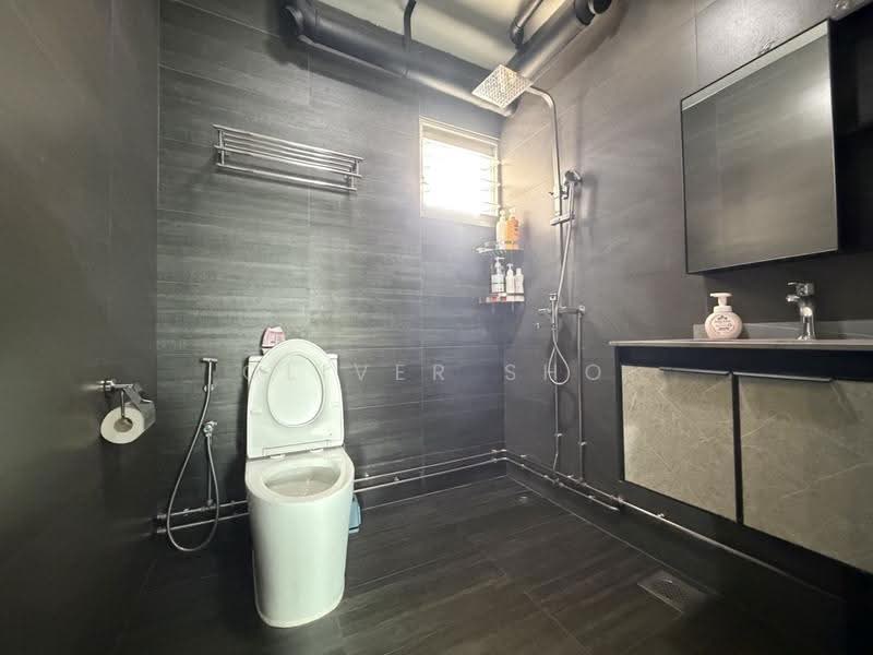 445A Fernvale Road, 445A Fernvale Road, Seletar / Yio Chu Kang, 3 Bedrooms, 1,011 sqft, HDB Flat For Sale, by Oliver Sho, 500250816 - Bathroom - PropertyGuru.com.sg