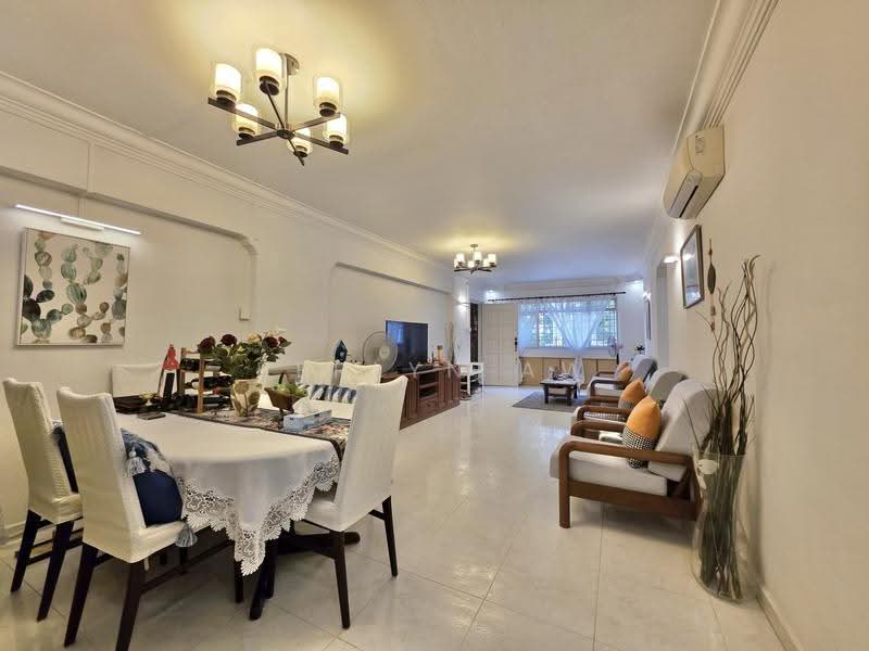 657 Jalan Tenaga, 657 Jalan Tenaga, Eunos / Geylang / Paya Lebar, 3 Bedrooms, 1,141 sqft, HDB Flat For Sale, by Berlyn Aw, 500250818 - Living Room - PropertyGuru.com.sg