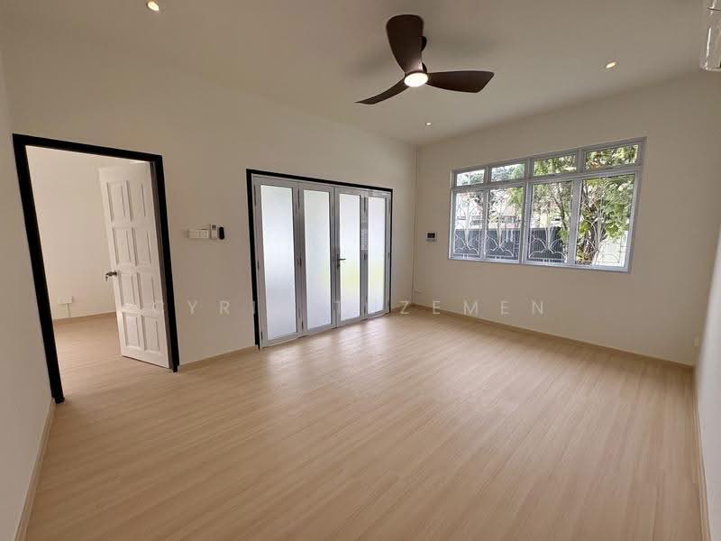 Frankel Estate, 15 Siglap Drive, East Coast / Marine Parade, 3 Bedrooms, 1,471 sqft, Detached House For Rent, by Cyril Tuzemen, 500250834 - Living Room - PropertyGuru.com.sg