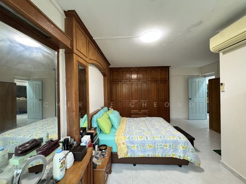 Spacious Exec Apt Near Jurong Lake Gardens, Yung Ping Road, 4 Bedrooms, 1,593 sqft, HDB Flat For Sale, by Cherine Cheong, 500250841 - Bedroom - PropertyGuru.com.sg