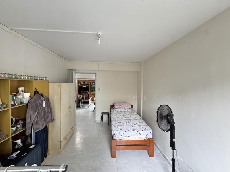 Spacious Exec Apt Near Jurong Lake Gardens, Yung Ping Road, 4 Bedrooms, 1,593 sqft, HDB Flat For Sale, by Cherine Cheong, 500250841 - Bedroom - PropertyGuru.com.sg