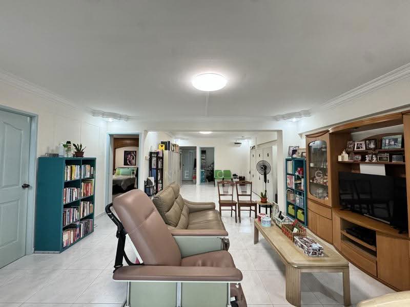 Spacious Exec Apt Near Jurong Lake Gardens, Yung Ping Road, 4 Bedrooms, 1,593 sqft, HDB Flat For Sale, by Cherine Cheong, 500250841 - Living Room - PropertyGuru.com.sg
