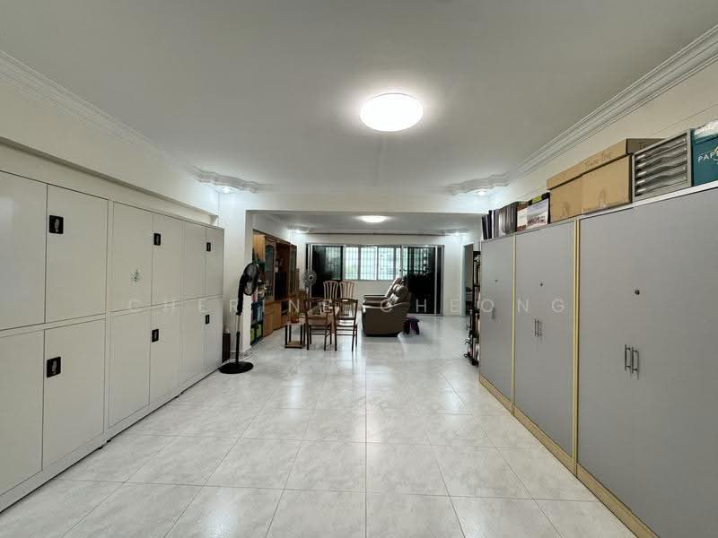 Spacious Exec Apt Near Jurong Lake Gardens, Yung Ping Road, 4 Bedrooms, 1,593 sqft, HDB Flat For Sale, by Cherine Cheong, 500250841 - Living Room - PropertyGuru.com.sg