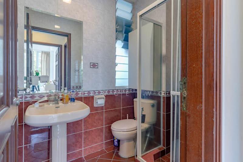 Cavendish Park, 16 Pine Grove, Clementi Park / Upper Bukit Timah, 2 Bedrooms, 926 sqft, Condominium For Sale, by Terrance Wong, 500250844 - Bathroom - PropertyGuru.com.sg