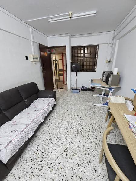 509 West Coast Drive, 509 West Coast Drive, Buona Vista / West Coast / Clementi New Town, Room Rental, 150 sqft, HDB Flat For Rent, by Zheng Ronghua 郑荣华, 500250851 - Living Room - PropertyGuru.com.sg