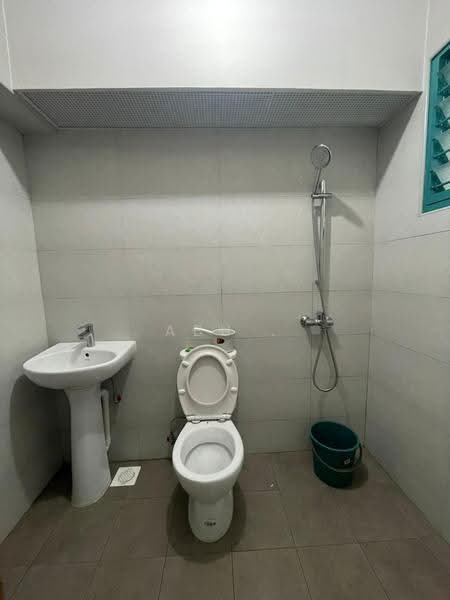 13 Farrer Park Road, 13 Farrer Park Road, Farrer Park / Serangoon Rd, 2 Bedrooms, 900 sqft, HDB Flat For Rent, by Abu ., 500250866 - Bathroom - PropertyGuru.com.sg