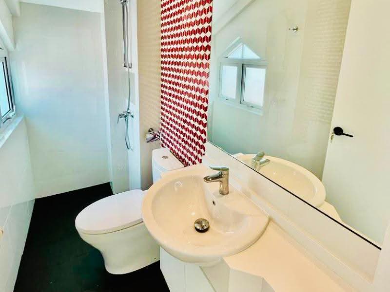 Watten Estate, Newton / Novena, 5 Bedrooms, 4,200 sqft, Semi-Detached House For Sale, by Steve Teo, 500250868 - Bathroom - PropertyGuru.com.sg
