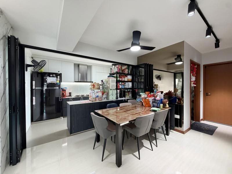 126B Canberra Street, 126B Canberra Street, Sembawang / Yishun, 3 Bedrooms, 1,216 sqft, HDB Flat For Sale, by Branden Lee, 500250870 - Kitchen - PropertyGuru.com.sg