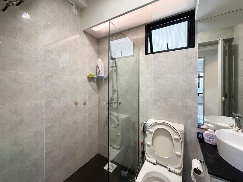 79E Toa Payoh Central, 79E Toa Payoh Central, Balestier / Toa Payoh, 3 Bedrooms, 979 sqft, HDB Flat For Sale, by Lin Jing Sophia, 500250879 - Bathroom - PropertyGuru.com.sg