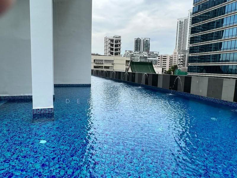 SkySuites 17, 17 Jalan Rajah, Balestier / Toa Payoh, 2 Bedrooms, 614 sqft, Apartment For Rent, by Derick Tan, 500250883 - Pool - PropertyGuru.com.sg