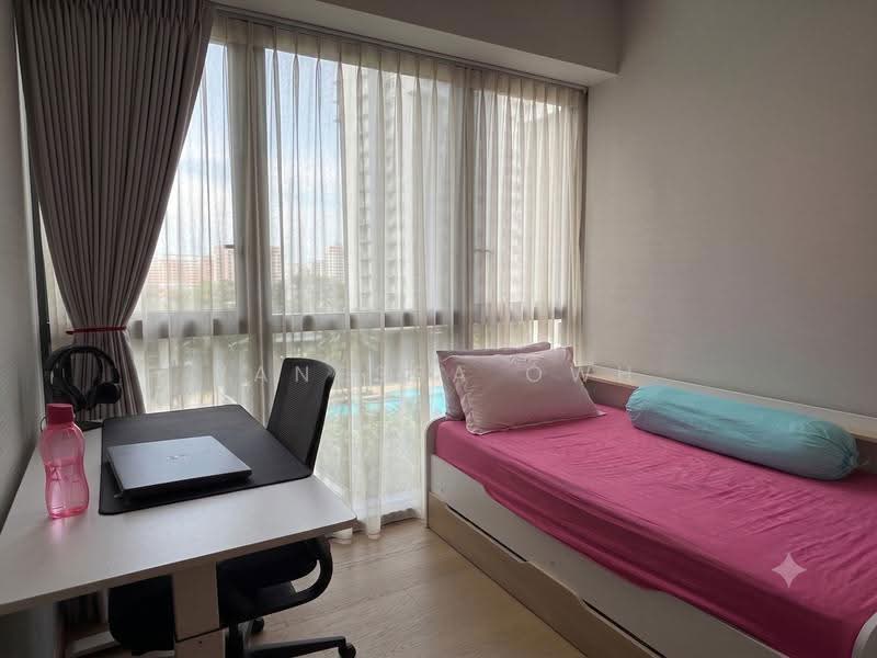 The Florence Residences, 91 Hougang Avenue 2, Hougang / Punggol / Sengkang, 5 Bedrooms, 1,679 sqft, Condominium For Sale, by Vanessa Owh, 500250889 - Bedroom - PropertyGuru.com.sg