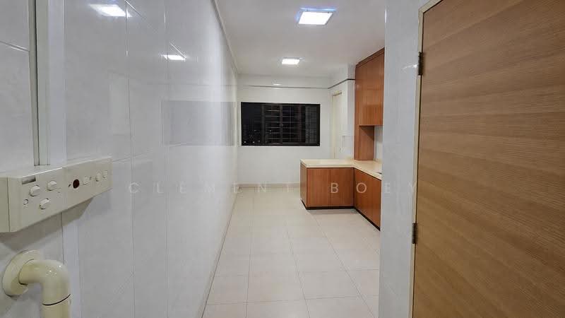 107 Yishun Ring Road, 107 Yishun Ring Road, Sembawang / Yishun, 3 Bedrooms, 1,011 sqft, HDB Flat For Sale, by Clement Boey, 500250891 - Kitchen - PropertyGuru.com.sg