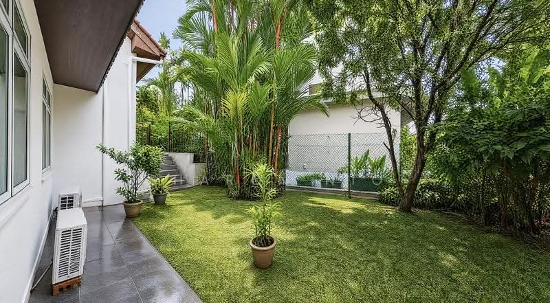 Perfect piece of land for AA, next to park, near mall n eateries, Clementi Park / Upper Bukit Timah, 6 Bedrooms, 6,000 sqft, Detached House For Sale, by Sharon Nio, 500250924 - Exterior - PropertyGuru.com.sg