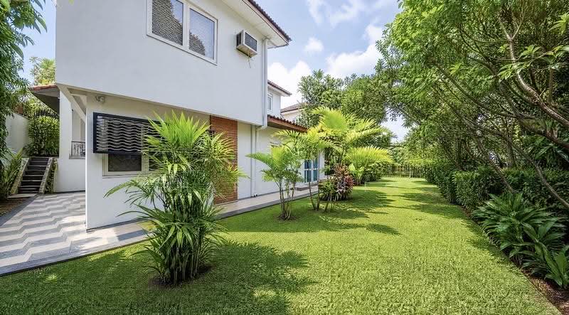 Perfect piece of land for AA, next to park, near mall n eateries, Clementi Park / Upper Bukit Timah, 6 Bedrooms, 6,000 sqft, Detached House For Sale, by Sharon Nio, 500250924 - Exterior - PropertyGuru.com.sg