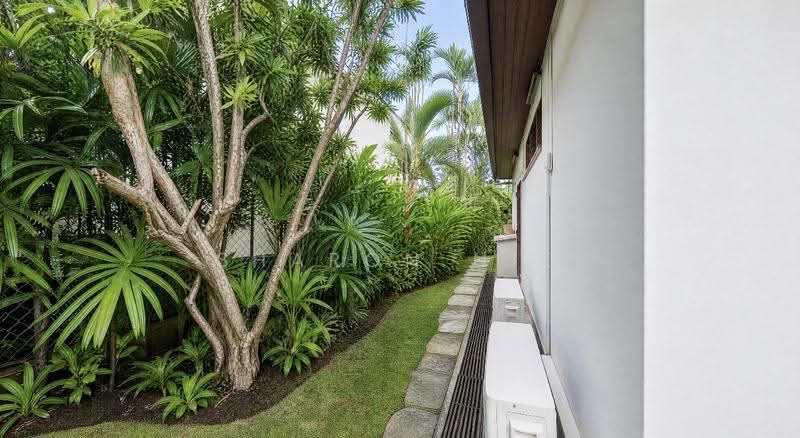 Perfect piece of land for AA, next to park, near mall n eateries, Clementi Park / Upper Bukit Timah, 6 Bedrooms, 6,000 sqft, Detached House For Sale, by Sharon Nio, 500250924 - Exterior - PropertyGuru.com.sg