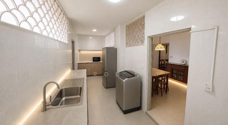 Perfect piece of land for AA, Rebuilt, next to park, near mall n eateries, Clementi Park / Upper Bukit Timah, 6 Bedrooms, 6,000 sqft, Detached House For Sale, by Sharon Nio, 500250924 - Kitchen - PropertyGuru.com.sg