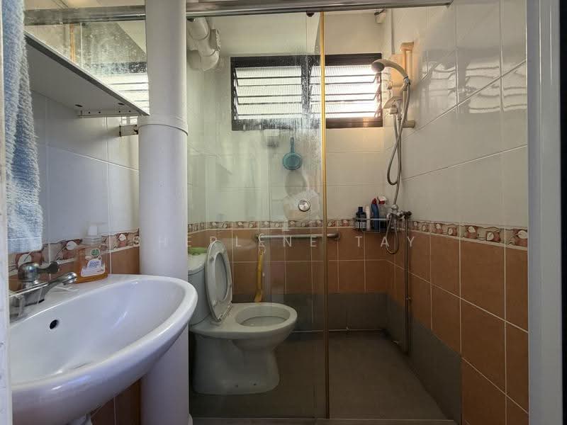 523 Ang Mo Kio Avenue 5, 523 Ang Mo Kio Avenue 5, Ang Mo Kio / Bishan / Thomson, 2 Bedrooms, 732 sqft, HDB Flat For Sale, by Sherlene Tay, 500250942 - Bathroom - PropertyGuru.com.sg