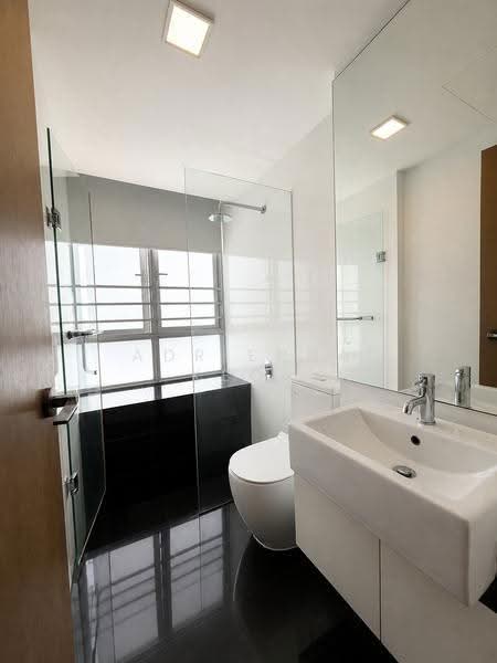 Moda, 42 East Coast Road, East Coast / Marine Parade, 2 Bedrooms, 969 sqft, Apartment For Rent, by Adrienna Keon, 500250948 - Bathroom - PropertyGuru.com.sg