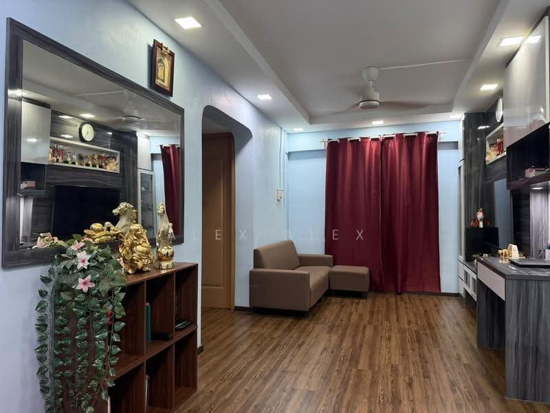 306 Jurong East Street 32, 306 Jurong East Street 32, Boon Lay / Jurong / Tuas, 2 Bedrooms, 753 sqft, HDB Flat For Sale, by Alex Alex, 500250977 - Living Room - PropertyGuru.com.sg
