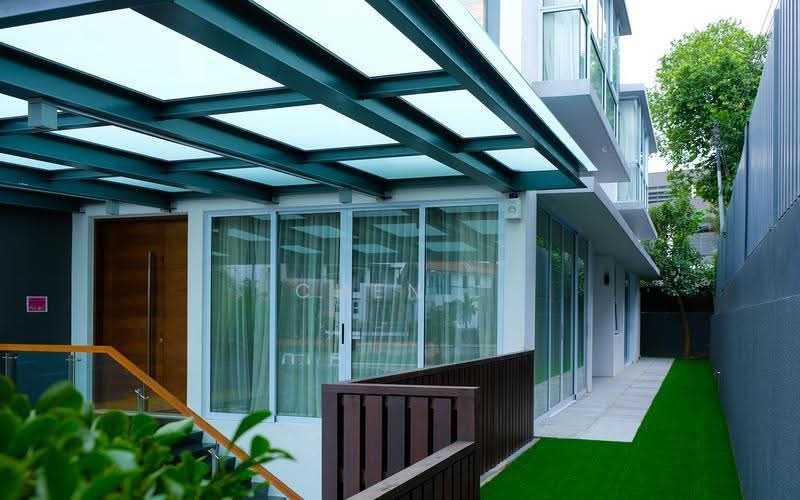 Extensive Variety Of Landed-Semi-D, Toh Crescent, Changi Airport / Changi Village, 6 Bedrooms, 5,390 sqft, Semi-Detached House For Rent, by CHEN ., 500250982 - Exterior - PropertyGuru.com.sg