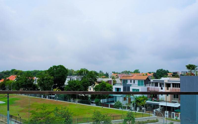 Extensive Variety Of Landed-Semi-D, Toh Crescent, Changi Airport / Changi Village, 6 Bedrooms, 5,390 sqft, Semi-Detached House For Rent, by CHEN ., 500250982 - Exterior - PropertyGuru.com.sg