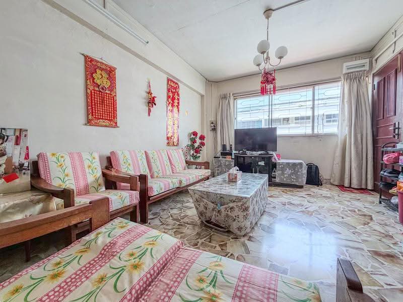 116 Yishun Ring Road, 116 Yishun Ring Road, Sembawang / Yishun, 3 Bedrooms, 1,119 sqft, HDB Flat For Sale, by Kevin Phua, 500250983 - Living Room - PropertyGuru.com.sg
