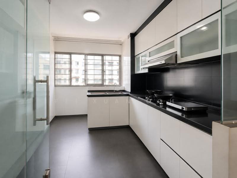 240 Serangoon Avenue 2, 240 Serangoon Avenue 2, Hougang / Punggol / Sengkang, 3 Bedrooms, 904 sqft, HDB Flat For Sale, by Pei Xuan Goh, 500250993 - Kitchen - PropertyGuru.com.sg