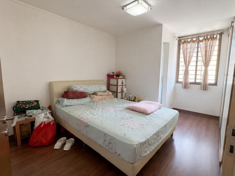 240 Serangoon Avenue 2, 240 Serangoon Avenue 2, Hougang / Punggol / Sengkang, 3 Bedrooms, 904 sqft, HDB Flat For Sale, by Pei Xuan Goh, 500250993 - Bedroom - PropertyGuru.com.sg