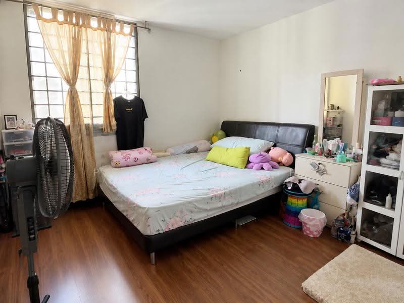 240 Serangoon Avenue 2, 240 Serangoon Avenue 2, Hougang / Punggol / Sengkang, 3 Bedrooms, 904 sqft, HDB Flat For Sale, by Pei Xuan Goh, 500250993 - Bedroom - PropertyGuru.com.sg